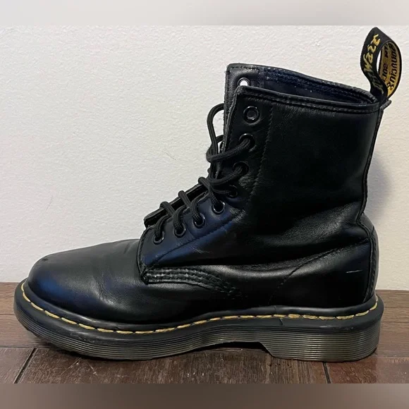 Dr. Martens 1460 Vonda Embroidered Rose Boots Womens size 6 - Picture 4 of 11